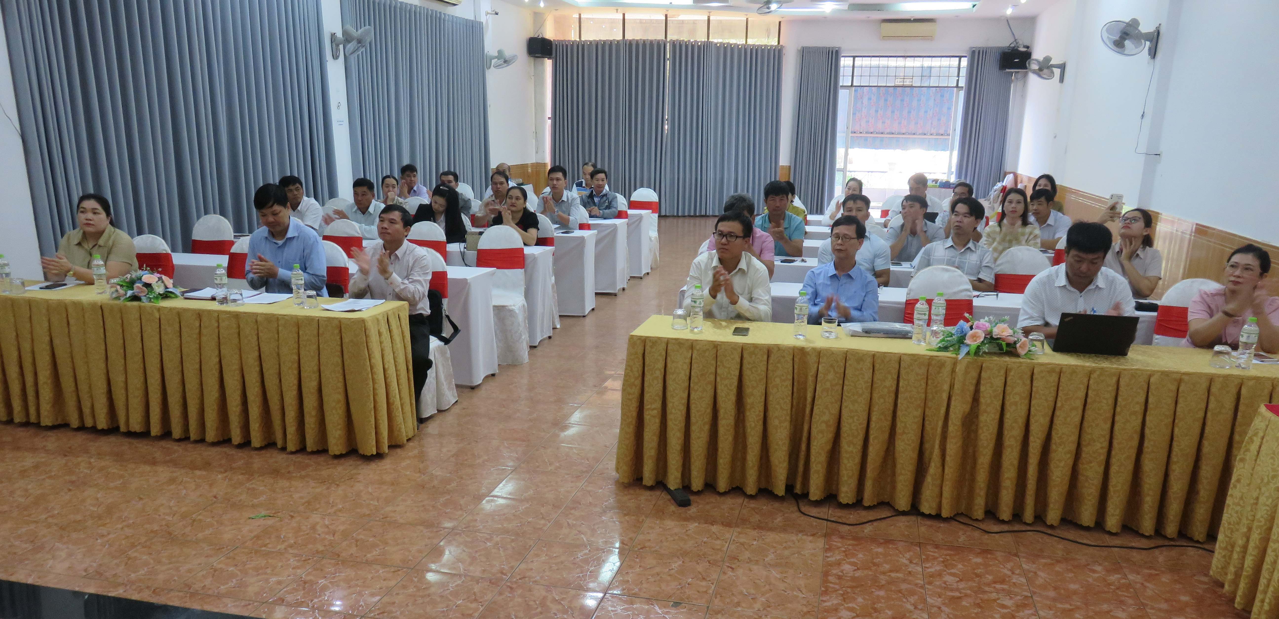 Toàn cảnh buổi khai giảng